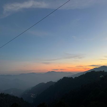 Oren Kasauli Hotel Exterior photo