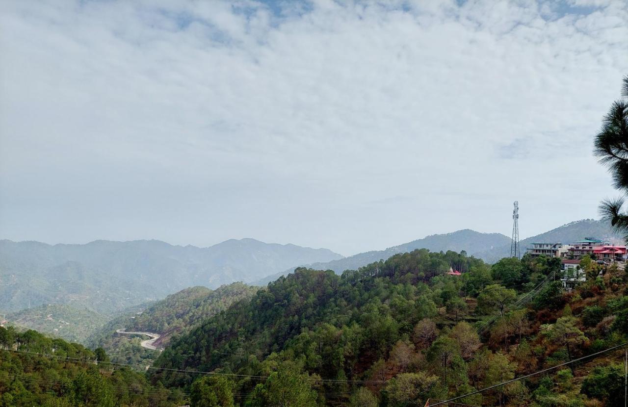 Oren Kasauli Hotel Exterior photo