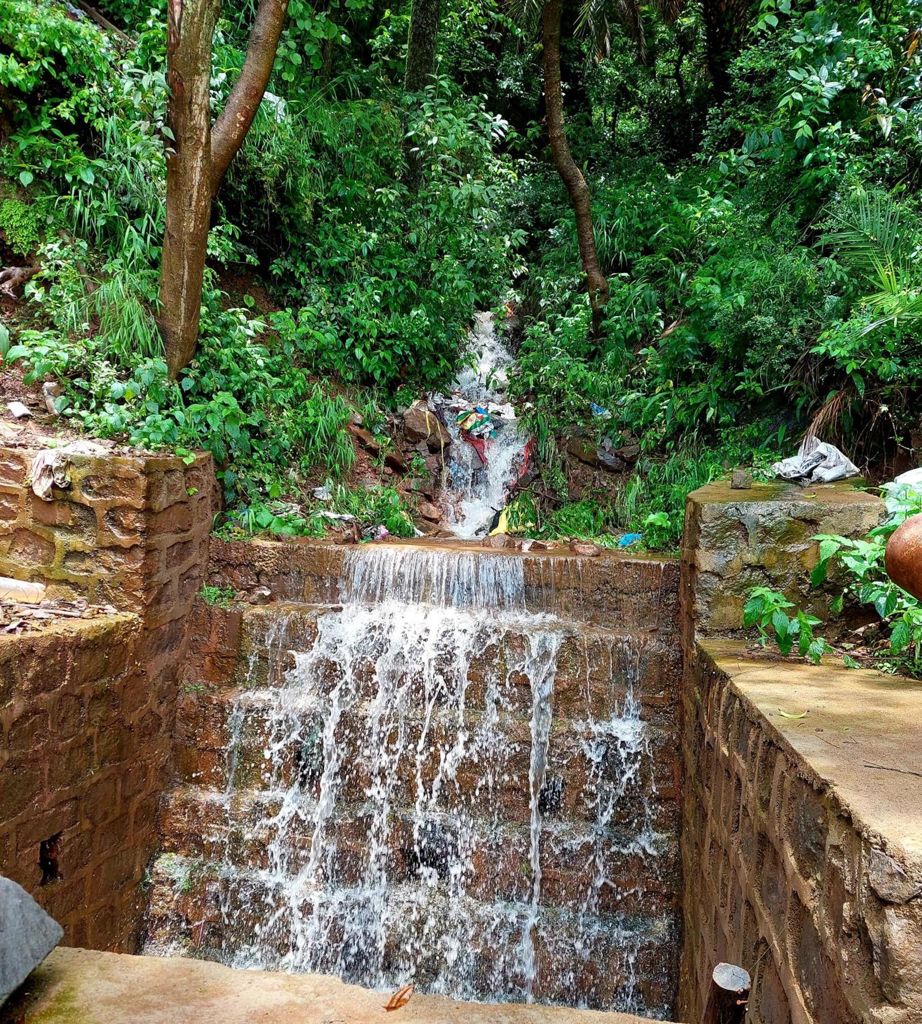 Oren Kasauli Hotel Exterior photo