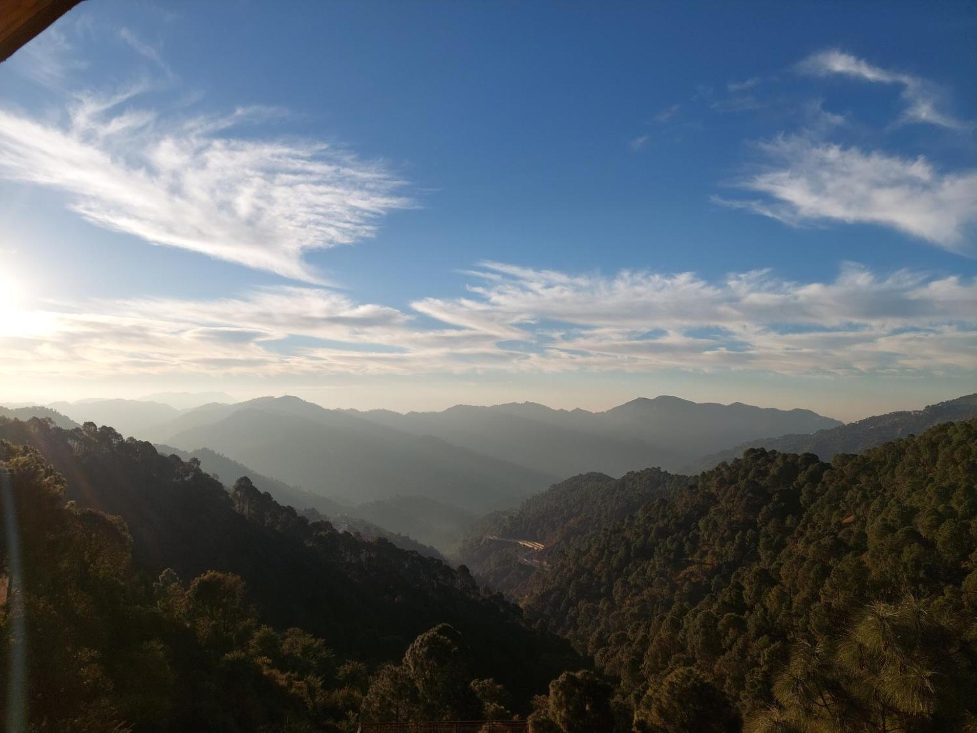 Oren Kasauli Hotel Exterior photo